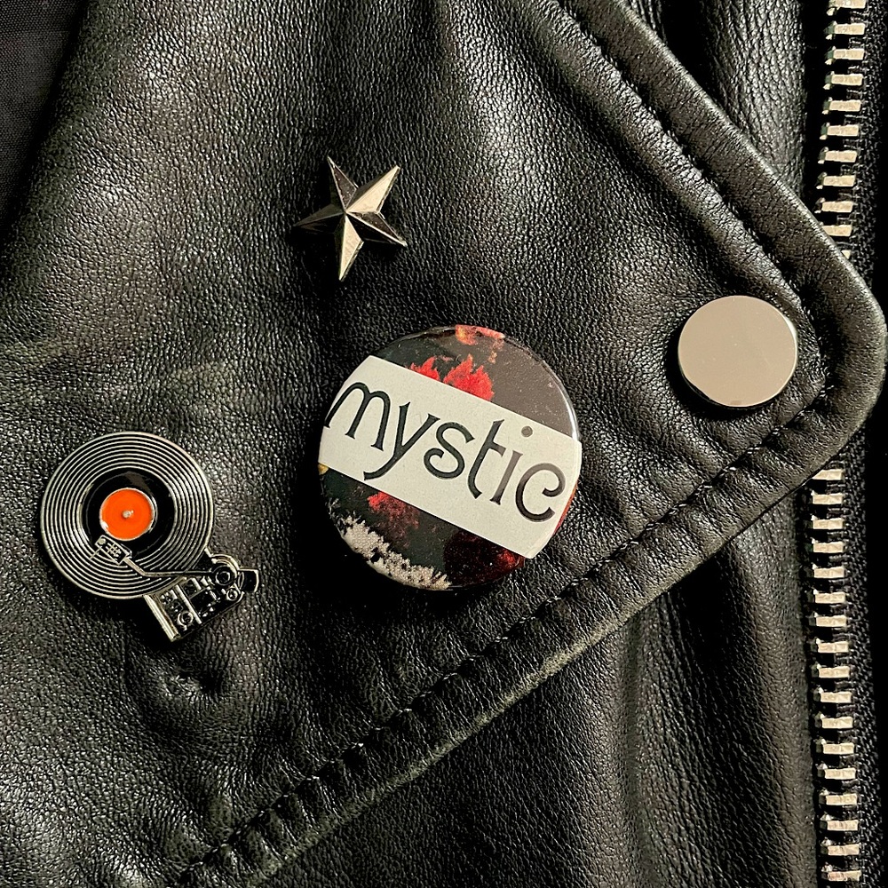 Vintage floral button pin